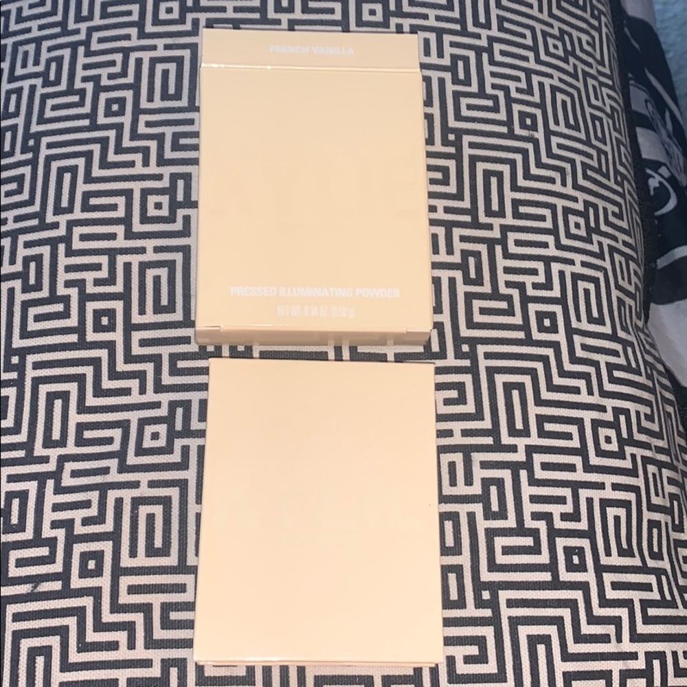 Kylie Cosmetics pressed illuminated powder